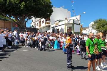 Undécima edición de la Traída Infantil del Agua en Lomo Magullo (Foto TA y Francisco Javier Santana)